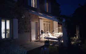 Mas Les Romarins, 10 Min D'Uzes, Piscine Et Grand Jardin Clos, Jeux, Nid De Repos Et Base Pour Activites Dans Le Gard (Adults Only)