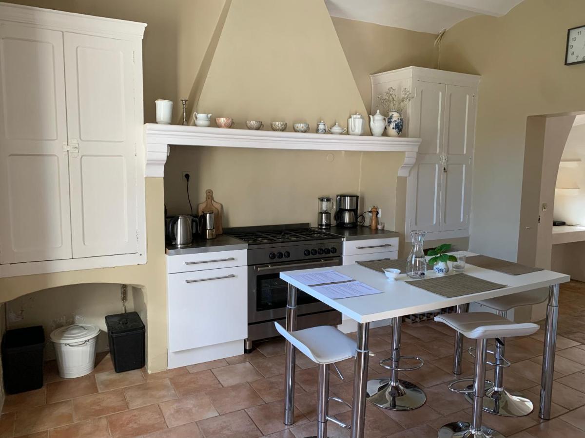 Mas Les Romarins, 10 Min D'Uzes, Piscine Et Grand Jardin Clos, Jeux, Nid De Repos Et Base Pour Activites Dans Le Gard (Adults Only) Extérieur photo