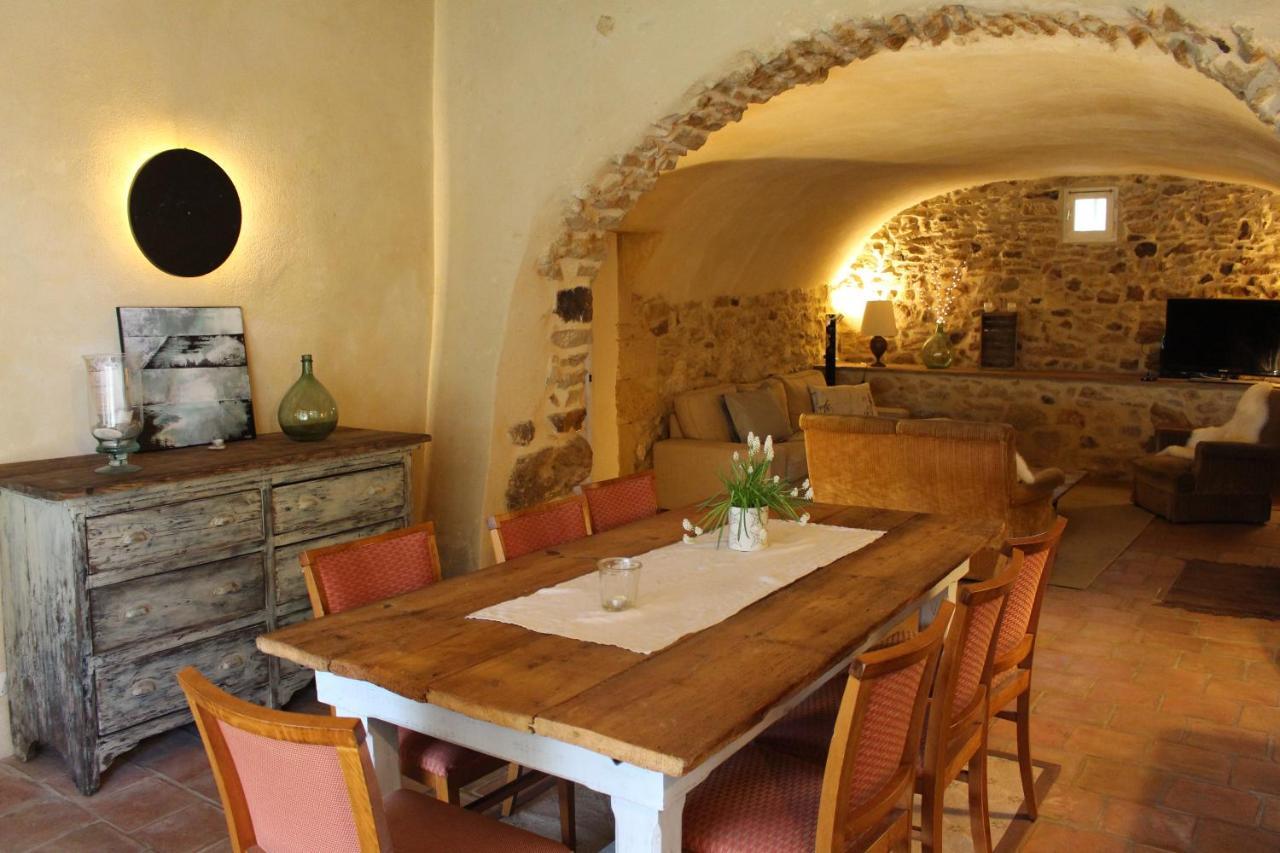 Mas Les Romarins, 10 Min D'Uzes, Piscine Et Grand Jardin Clos, Jeux, Nid De Repos Et Base Pour Activites Dans Le Gard (Adults Only) Extérieur photo