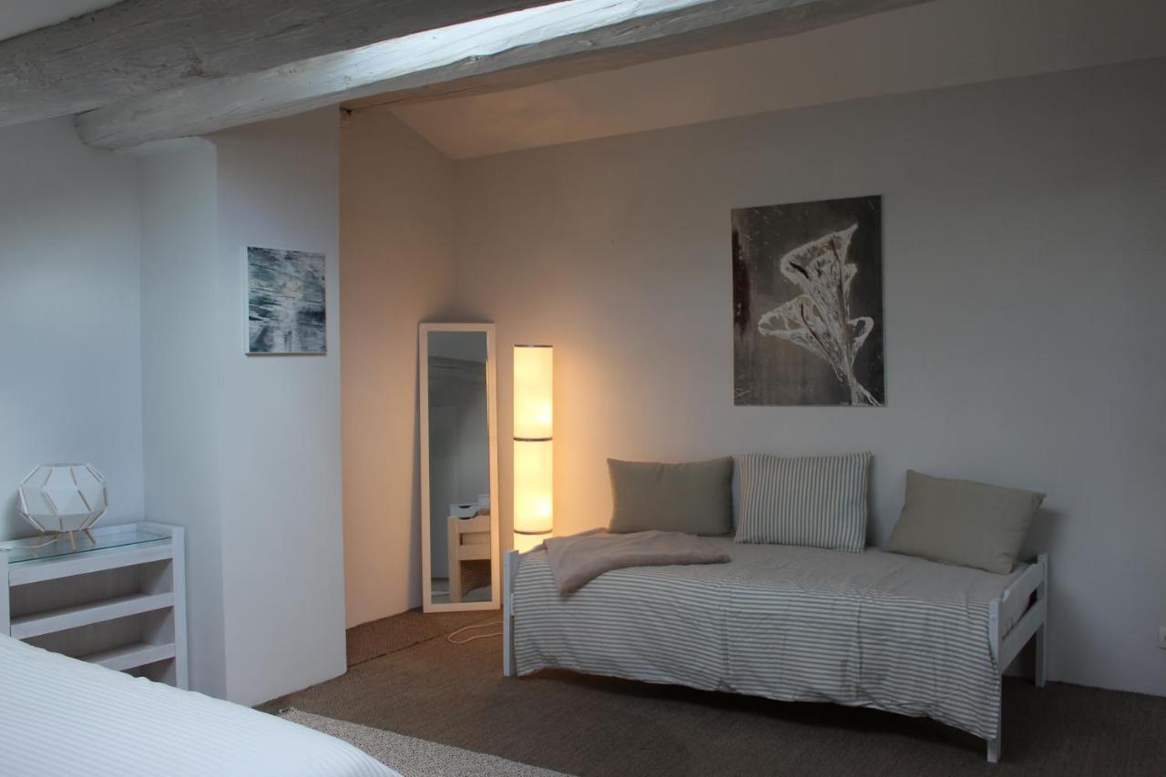 Mas Les Romarins, 10 Min D'Uzes, Piscine Et Grand Jardin Clos, Jeux, Nid De Repos Et Base Pour Activites Dans Le Gard (Adults Only) Extérieur photo